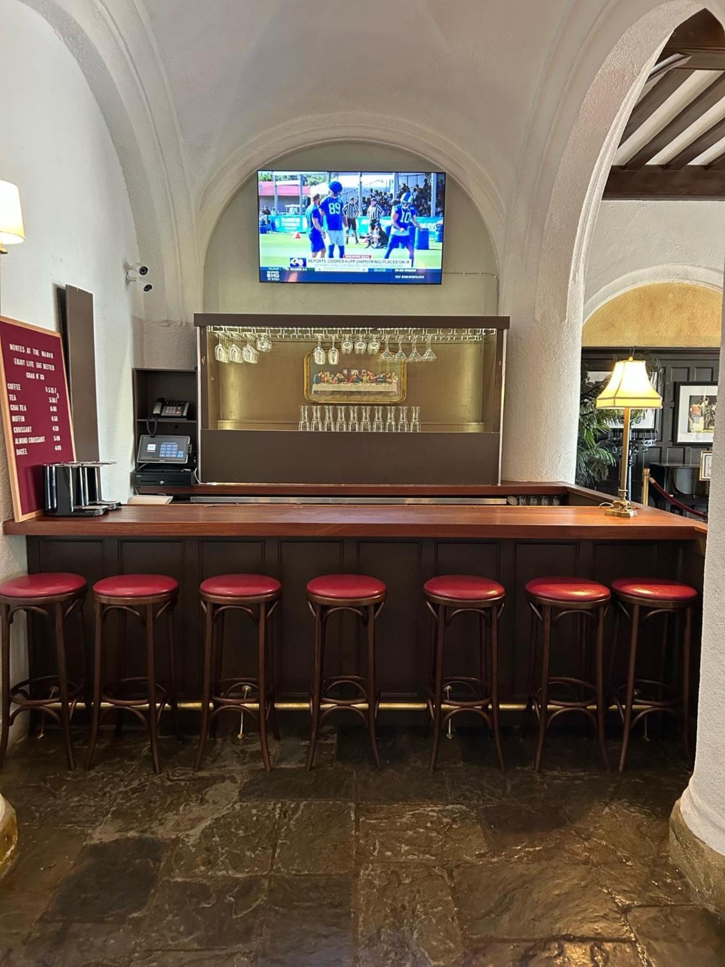 Montauk Manor Hotel ภายนอก รูปภาพ The bar at the 1904 Club